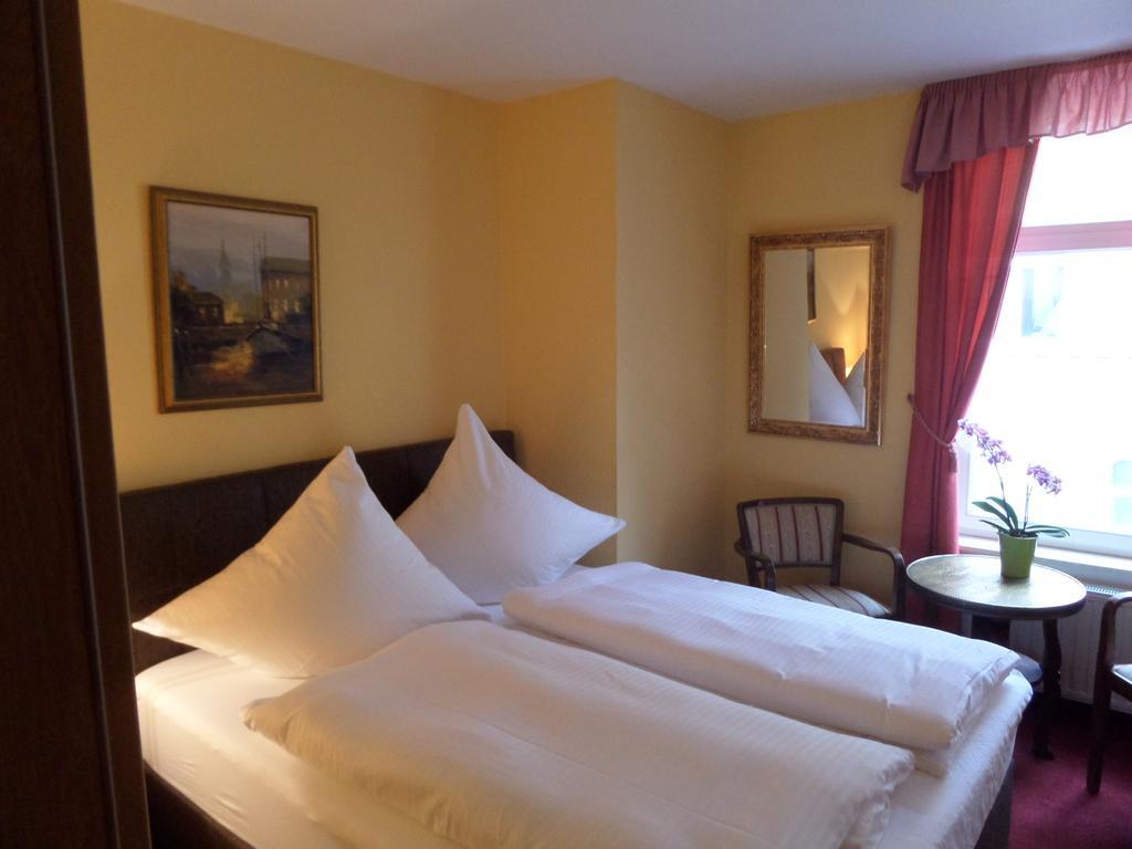 Hotel Am Sudenburger Hof Magdeburg Room photo